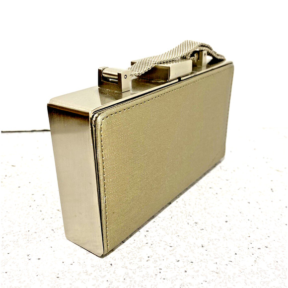 Sondra Roberts Box Purse Evening Bag silvertone top mesh handle spring hinge - Picture 2 of 9